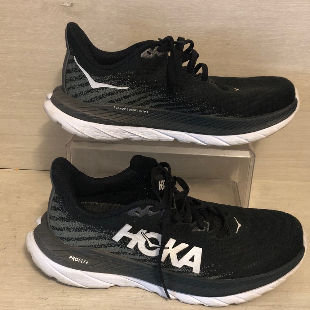 Hoka Mach 5 Athletic Running Shoes Women's Size 7B Black w White PROFLY+ READ